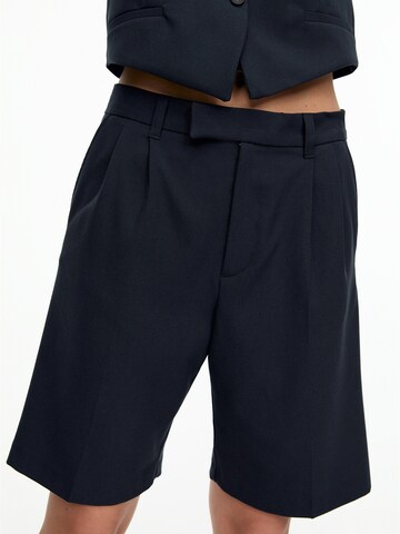 Regular Pantalon à pince Pull&Bear en bleu : devant