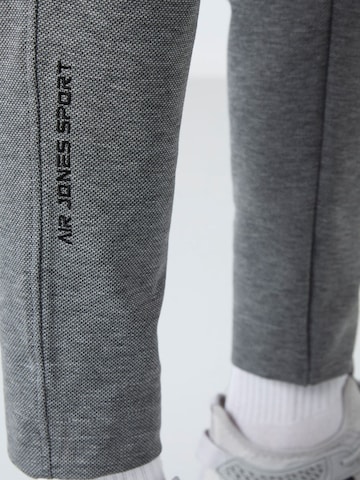 Tommy Life - Fato de desporto em cinzento