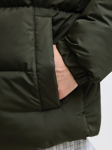 Geacă de iarnă 'JJMAZE' de la JACK & JONES pe verde