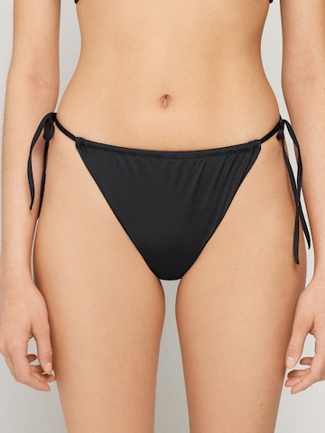 Tezenis Bikini Bottoms in Black: front