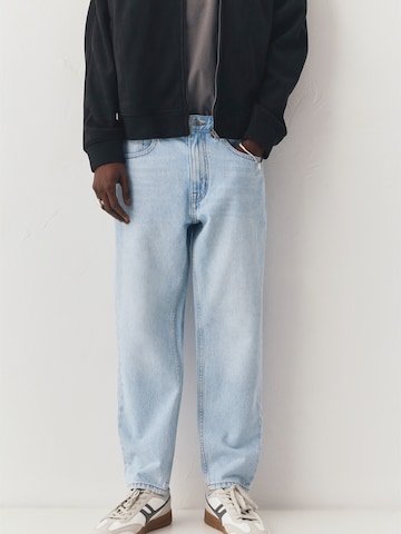 Pull&Bear Loosefit Džíny – modrá: přední strana