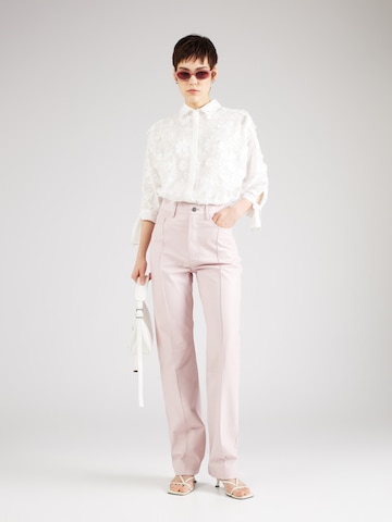 REMAIN - regular Pantalón plisado en rosa