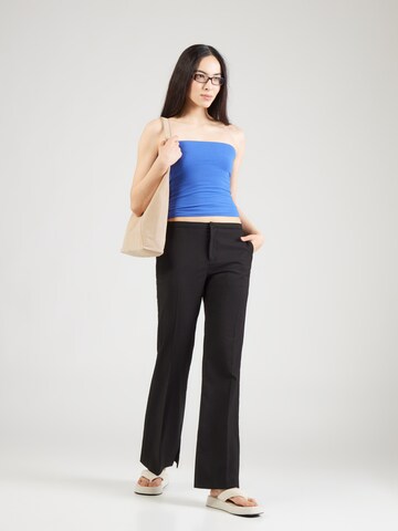 Top 'Taylor' de la HOLLISTER pe albastru