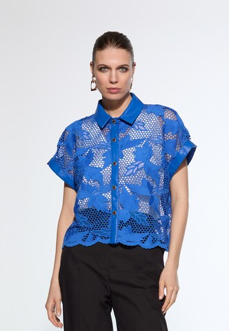 Lola CasademuntBluza - plava boja: prednji dio