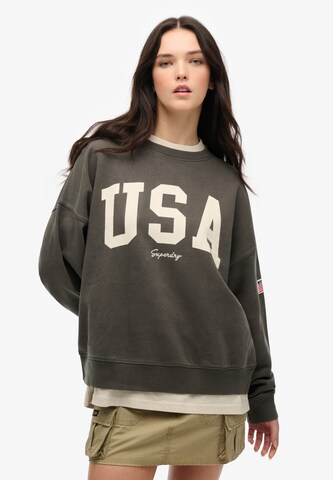 Sweat-shirt 'Athletic Essentials' Superdry en gris : devant
