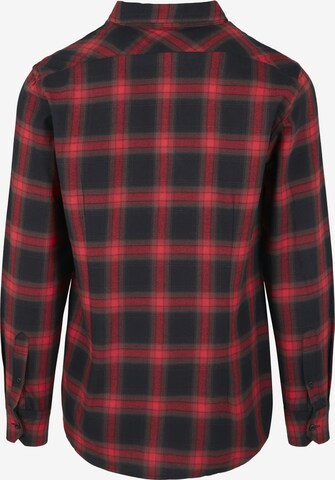 Urban Classics - Ajuste regular Camisa en rojo