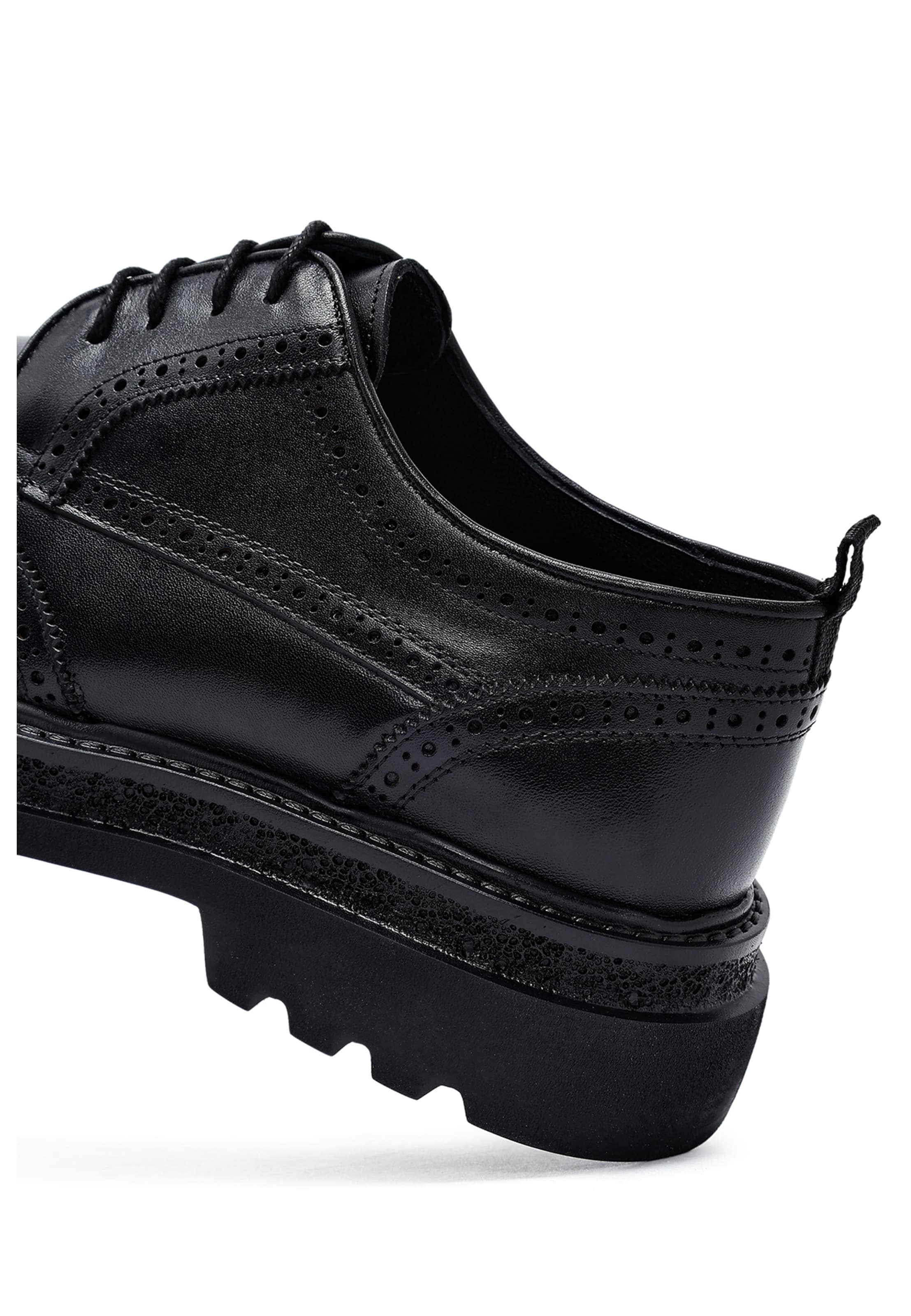 Scarpa stringata di Derimod in nero