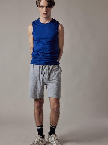 OWN Off With Nature Regular Broek in Grijs