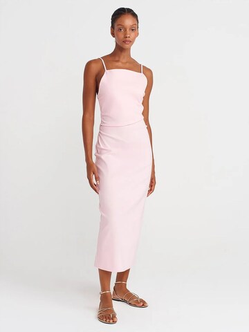 Abito di Dilvin in rosa: frontale