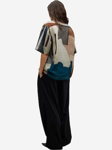 Camicia da donna di Adolfo Dominguez in colori misti