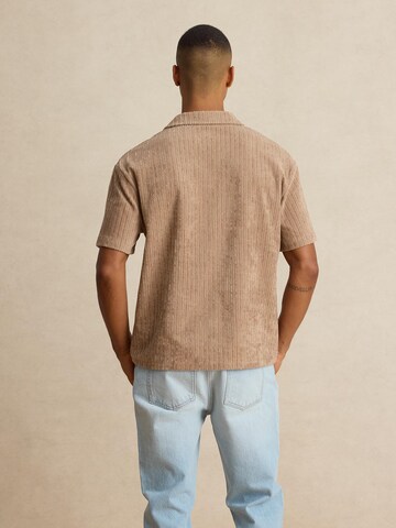 DAN FOX APPAREL Футболка 'Leif' в Бежевый