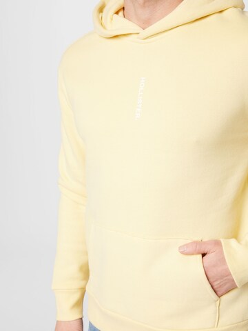 HOLLISTER Μπλούζα φούτερ σε κίτρινο