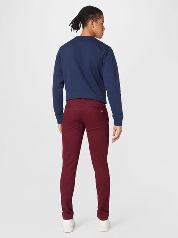 Tommy Jeans Slimfit Hose 'Scanton' in Rot