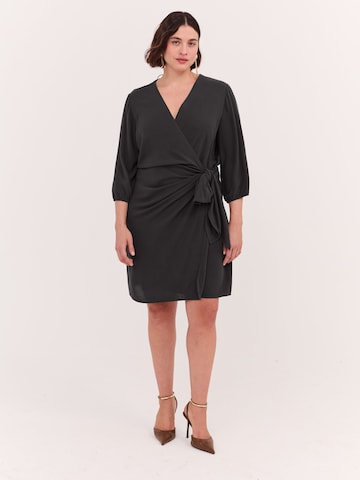 Fiorella Rubino - Vestido en negro: frente