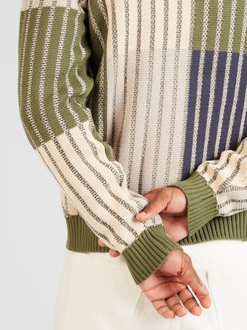 Geacă tricotată de la Wemoto pe mai multe culori