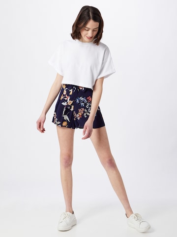 ABOUT YOU Regular Shorts 'Giulia' in Blau