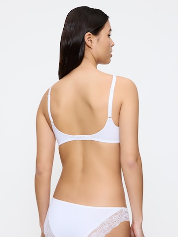 TRIUMPH T-shirt Bra ' Amourette ' in White