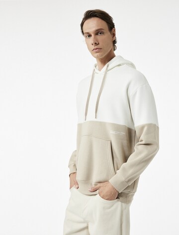 Koton Sweatshirt in Beige: Vorderseite