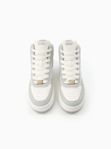 Bershka High-top trainers in Grey