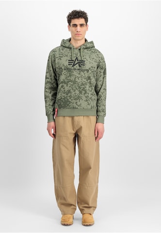 ALPHA INDUSTRIES Sweatshirt in Grün