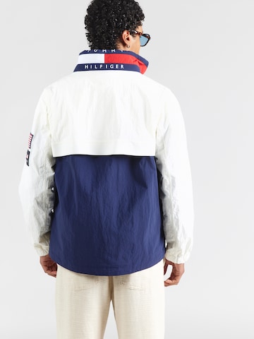TOMMY HILFIGER Přechodná bunda – bílá