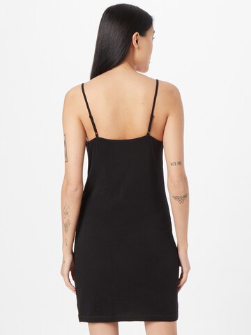 Rochie 'Bea' de la Notes du Nord pe negru