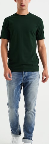 Tricou de la WE Fashion pe verde