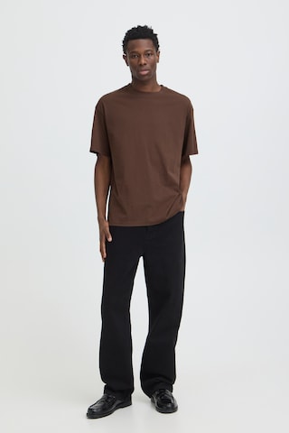 Tricou 'SDWITTLE' de la !Solid pe maro