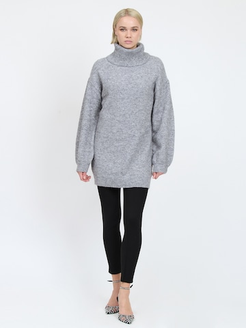 Influencer Pullover in Grau
