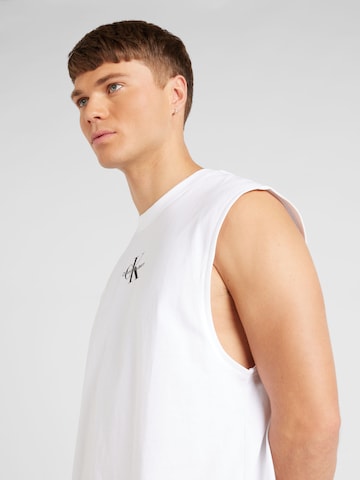 Calvin Klein Jeans T-shirt i vit