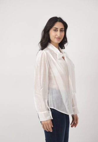 Elara Blouse in Wit