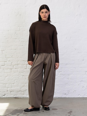 BROKE + SCHÖN Sweater in Brown
