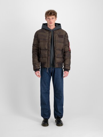 ALPHA INDUSTRIES Jacket 'Camo' in Grün