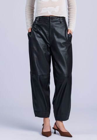 FREAKY NATION Regular Pant ' FNTia ' in Schwarz: Vorderseite