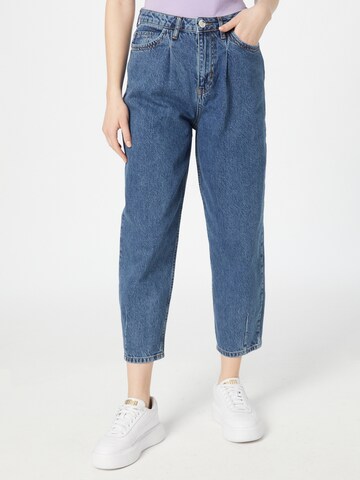Goldgarn Tapered Pleat-front jeans 'ALMENHOF' in Blue: front