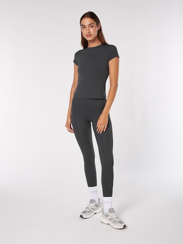 YO-GAYA Sporttop 'Short Sleeve Top' in Grijs