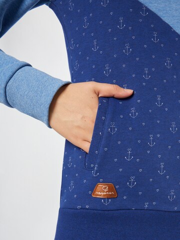 Bluză de molton 'Trega' de la Ragwear pe albastru