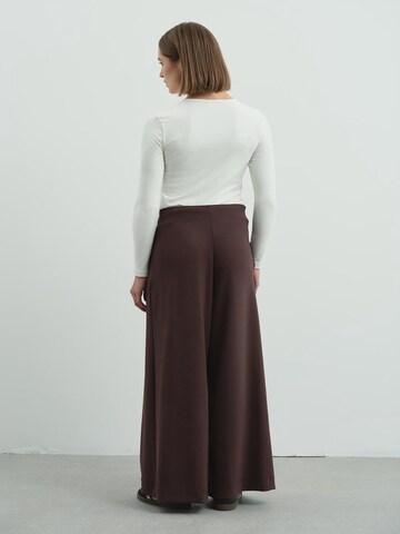 C&City Wide leg Pleat-Front Pants in Brown