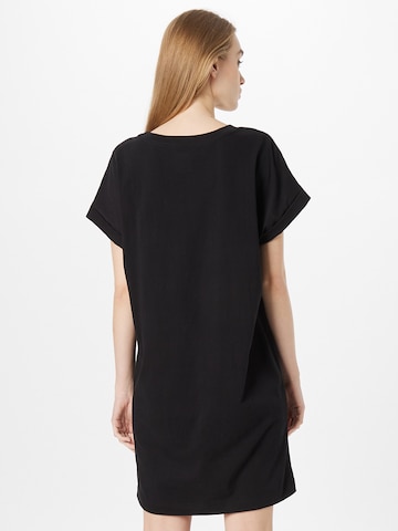 Rochie de la GAP pe negru