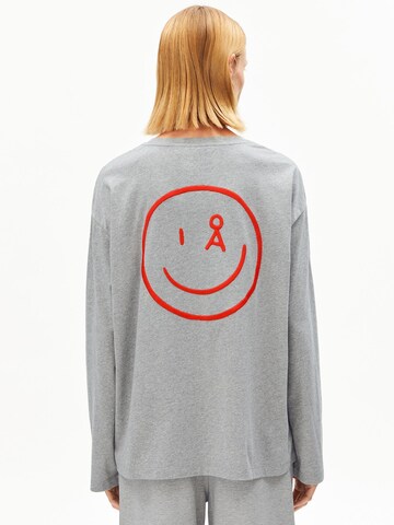 ARMEDANGELS Shirt 'FIETAA SMILE' (GOTS) in Grau