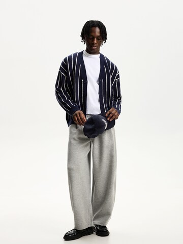 Vestes en maille Bershka en bleu : devant