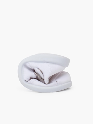 Pisamonas First-step shoe in White