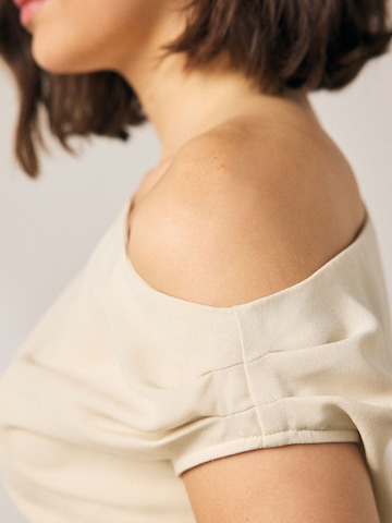 Next Blus i beige