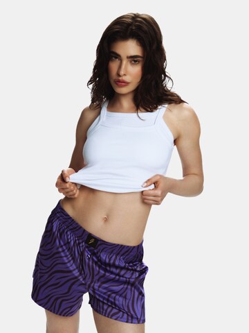EKCENTRIK Loosefit Hose 'Purple Zebra' in Lila