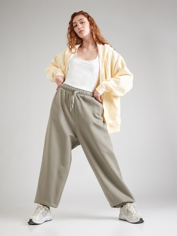 ADIDAS ORIGINALS Tapered Παντελόνι 'Essentials' σε πράσινο