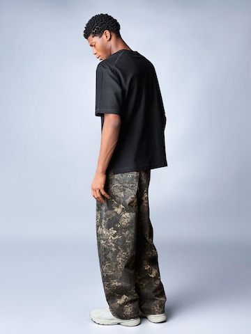 Baggy Pantaloni de la Bershka pe verde