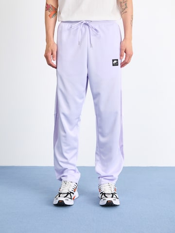 Regular Pantalon 'AIR' Nike Sportswear en violet : devant