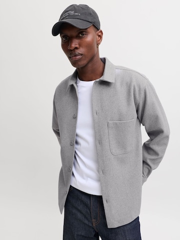 JACK & JONESRegular Fit Prijelazna jakna 'JJERegent' - siva boja
