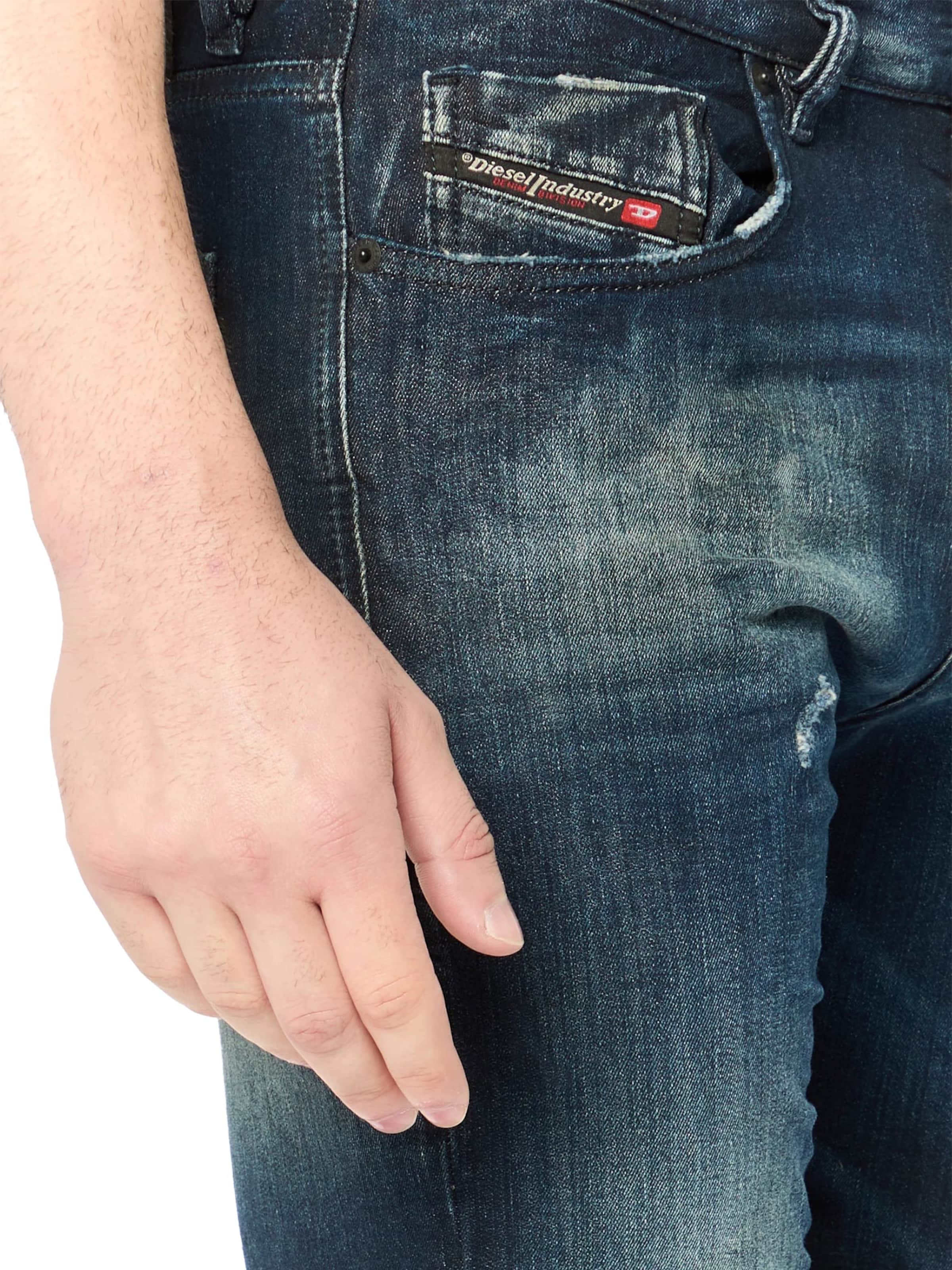 DIESEL Slimfit Jeans 'D-STRUKT SUPERSTRETCH JOGGJEANS'‌‌‌‌‌‌‌‌ in Blau