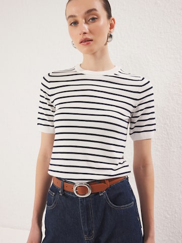 Trendyol Sweater in Beige: front